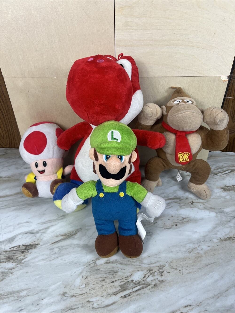 Super Mario Plush Lot, Yoshi, Luigi, Toad & Donkey Kong Read!